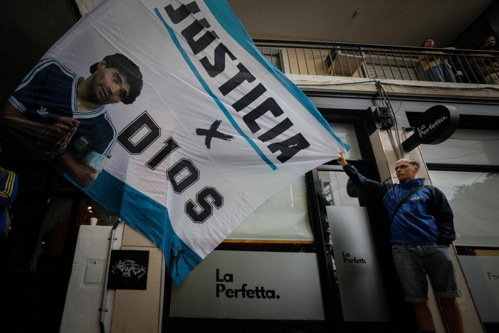 El juicio por la muerte de Diego Armando Maradona arranca este martes 11 de marzo, con la presencia de sus fans.