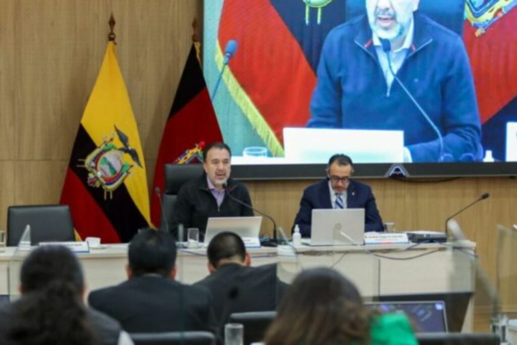 El Alcalde de Quito en la sesión del Concejo.