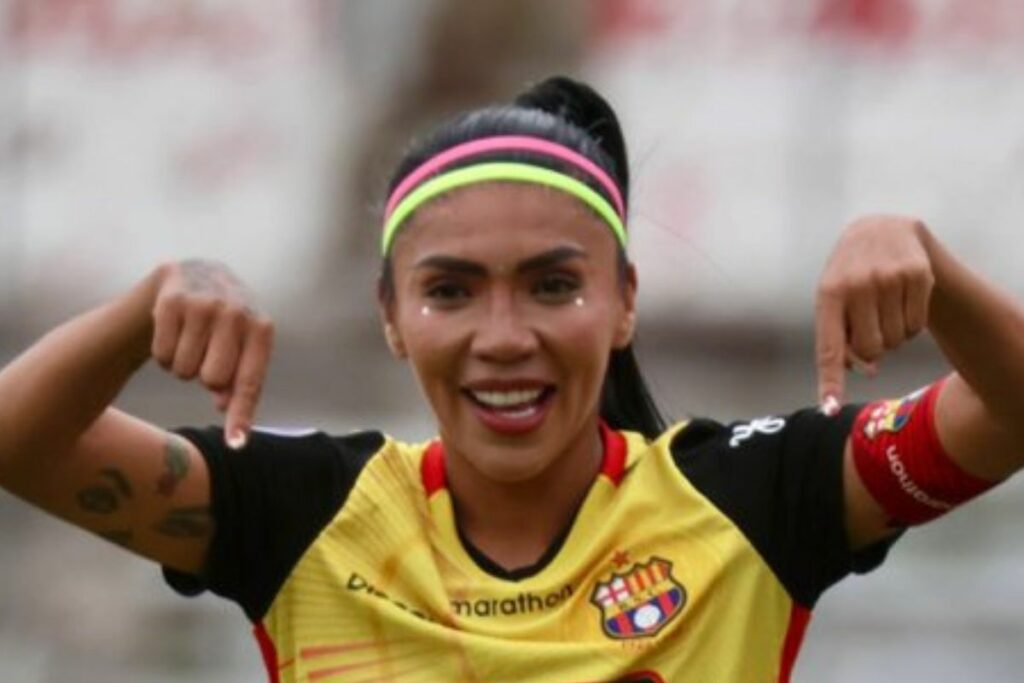 Madelin Riera anotó un gol olímpico para Barcelona SC en Ibarra, en el inicio de la Superliga Femenina 2025.