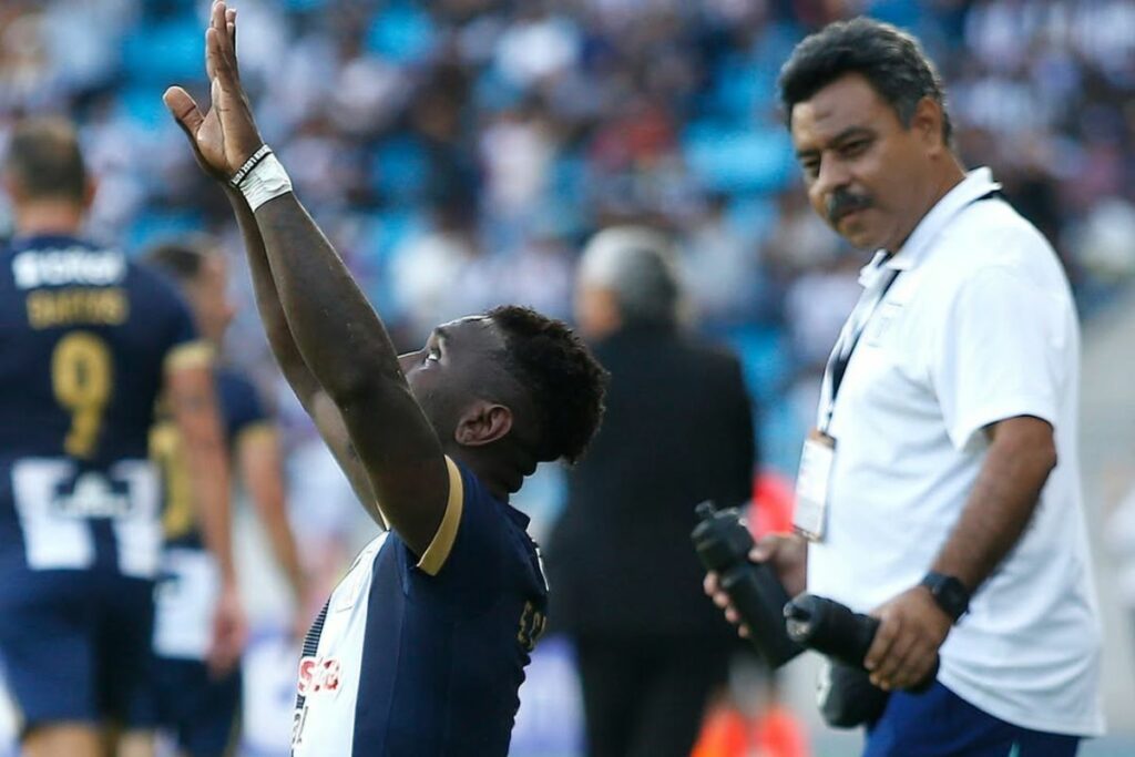 Eryc Castillo, jugador de Alianza Lima.