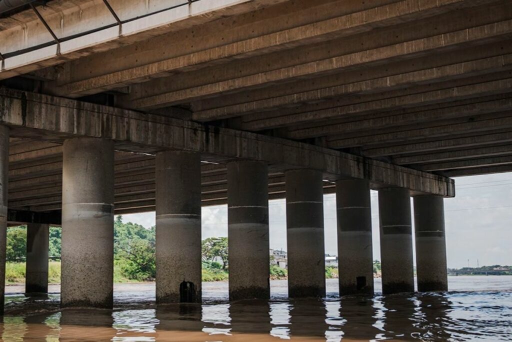 11 de los 84 pilotes que sostienen el puente Vicente Rocafuerte registran fisuras, indicó un informe técnico de la Municipalidad