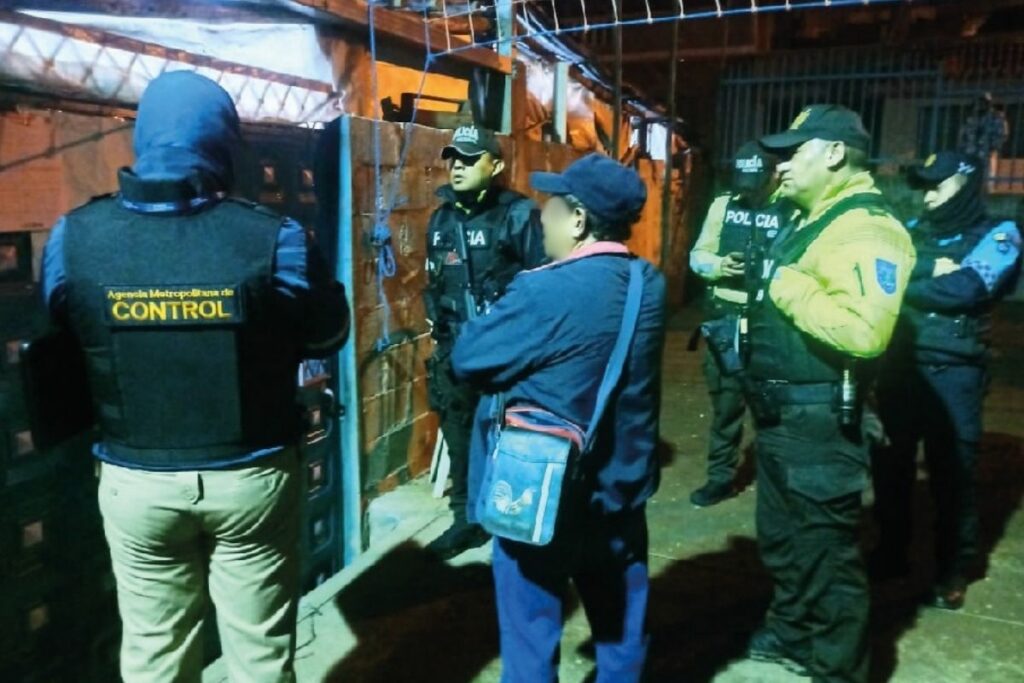 La gallera clandestina fue encontrada en el sector de Quitumbe, en el sur de Quito