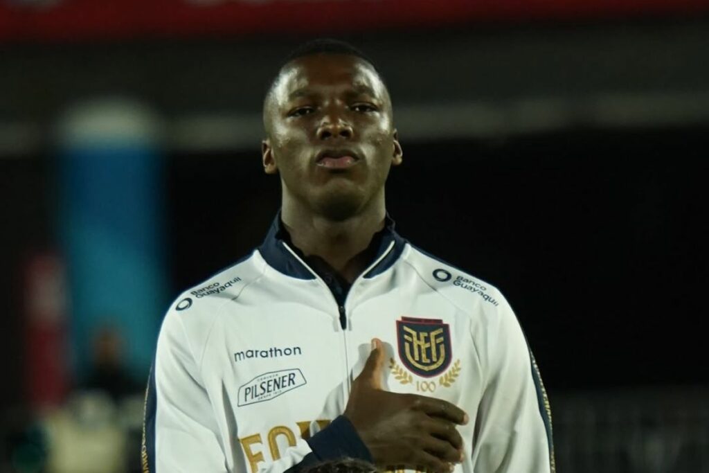 Moisés Caicedo, jugador de la Selección de Ecuador en las eliminatorias al Mundial 2026.