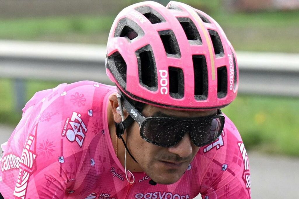 Richard Carapz, ciclista ecuatoriano del EF Education-EasyPost en la Volta a Catalunya 2025.