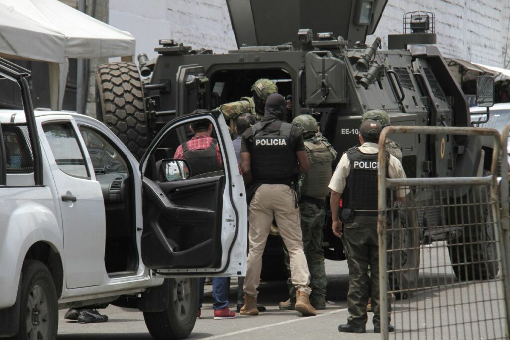 Mayra Salazar salió el viernes en libertad de la cárcel de Ambato y se fue del país, no sin antes escribir una carta para su abogado, Leonardo Toledo.