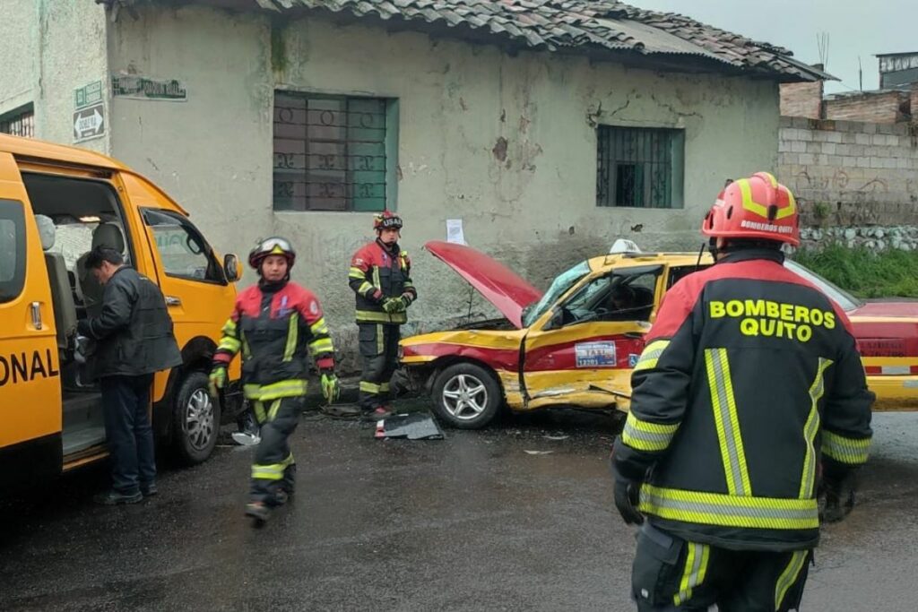 Los siniestros de tránsito se produjeron en varios sectores de Quito, este viernes