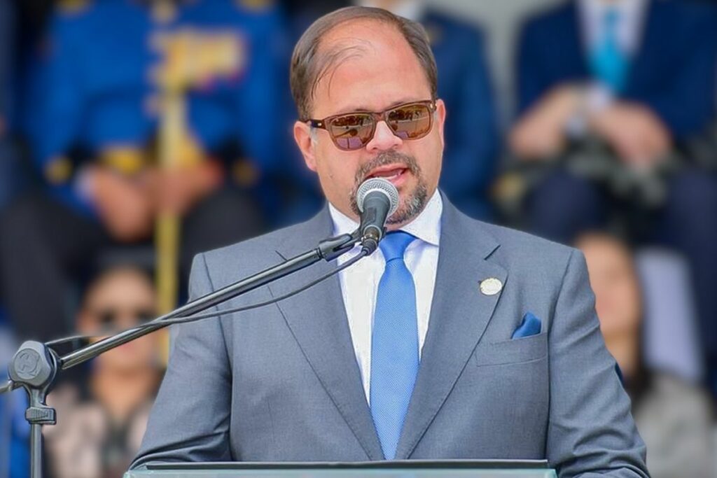 El Ministro del Interior reclamó por como brindan el servicio de celular e Internet las telecomunicadoras en las cárceles