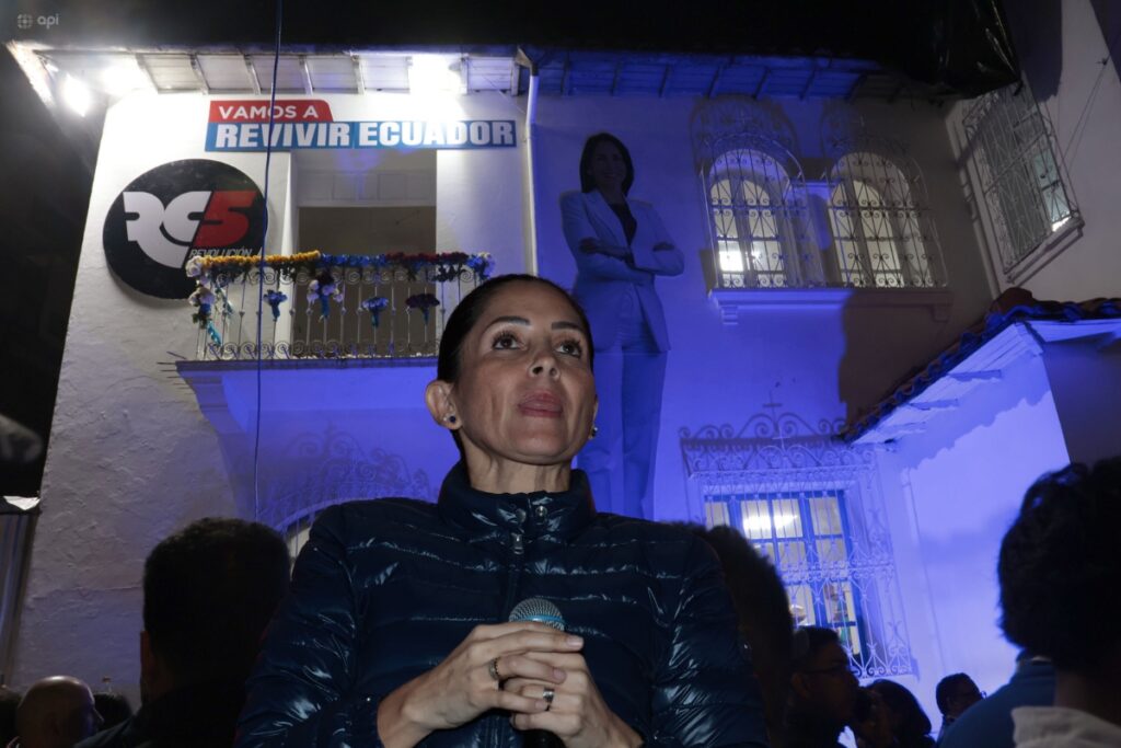 Imagen de composición: Luisa González, quien representaba al correísmo, perdió las elecciones este 13 de abril de 2025.