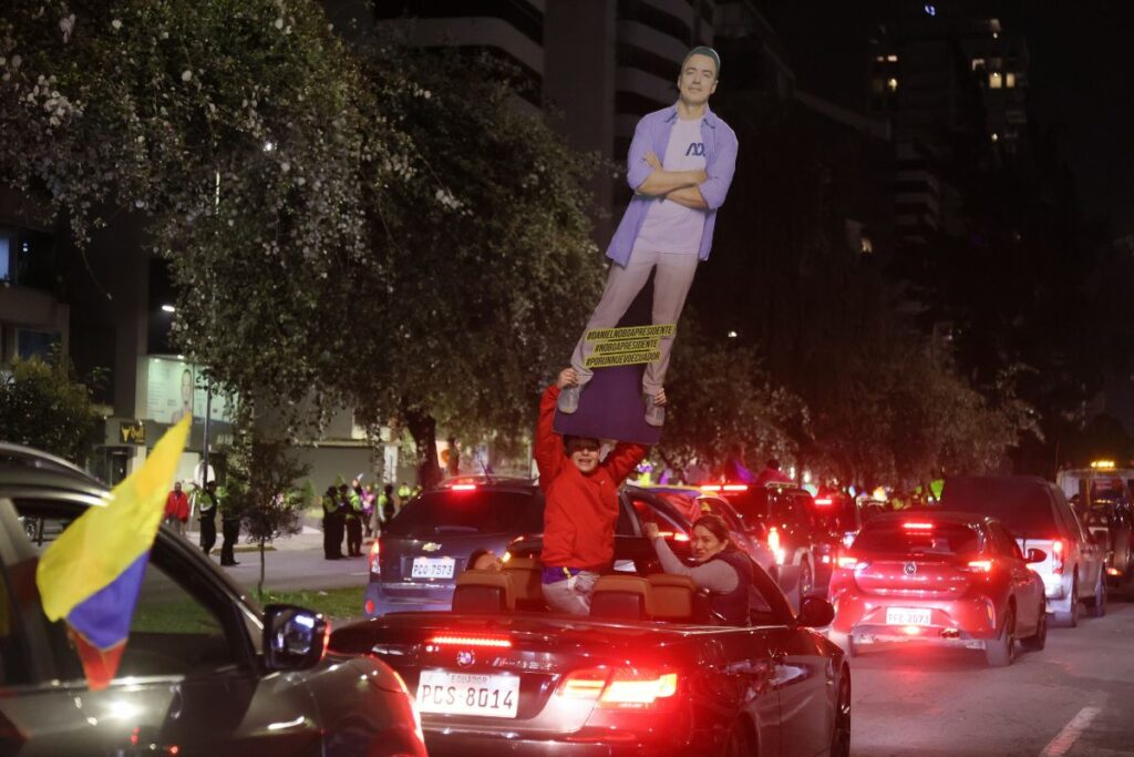 Festejos en Quito por la victoria de Daniel Noboa.