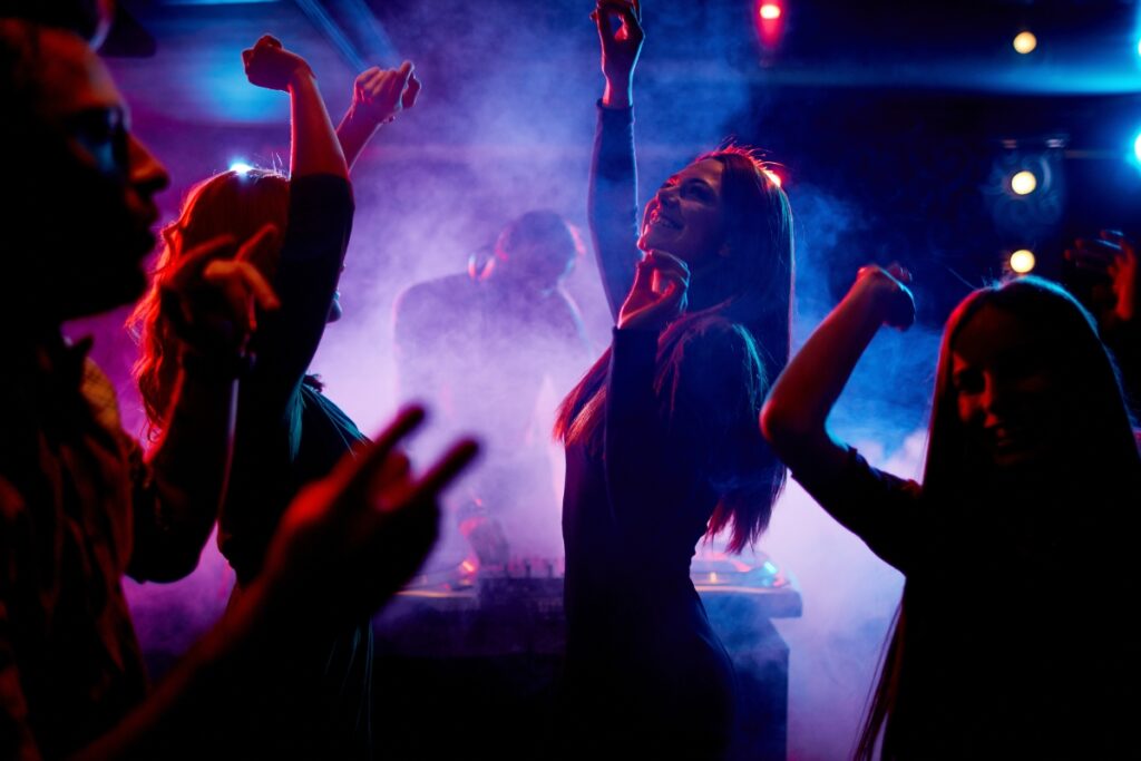 En Quito hay que seguir una serie de reglas para tener una discoteca.