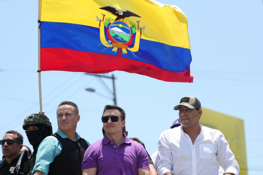 Daniel Noboa cerró su jornada en Guayaquil con jóvenes y artesanos. Foto: ADN