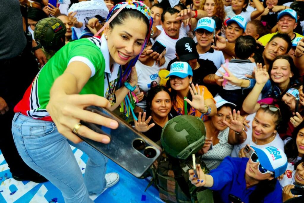 Luisa González cierra su campaña presidencial en Santo Domingo con caravanas y eventos masivos. Foto cortesía