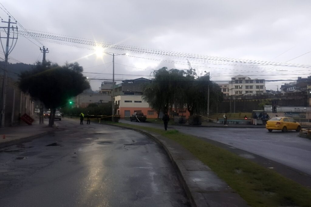 Calles cerradas en Villa Flora por operativo de la Policía Nacional.