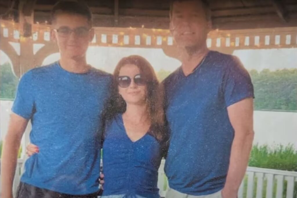 De acuerdo con las autoridades, Nikita mató a sus padres para obtener la libertad que le permitiera asesinar al presidente. (Captura de video - WIFR)