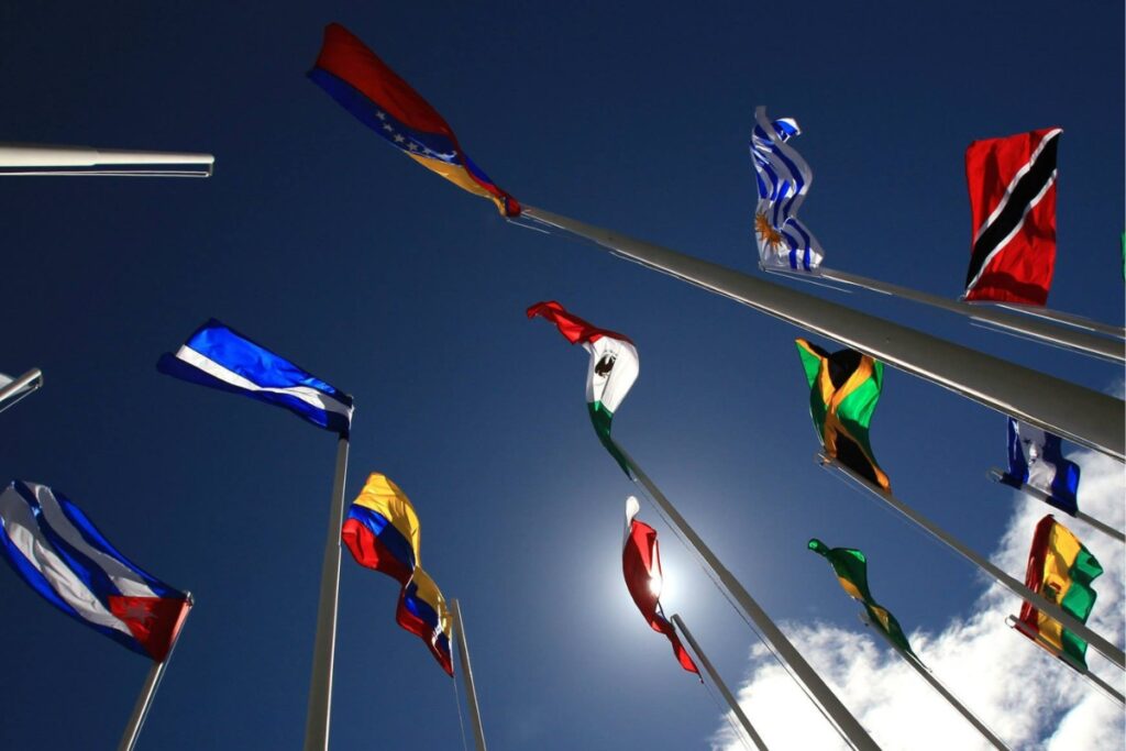 Banderas de los países de Latinoamérica.