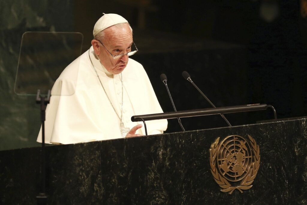 El papa Francisco falleció por un ictus cerebral.