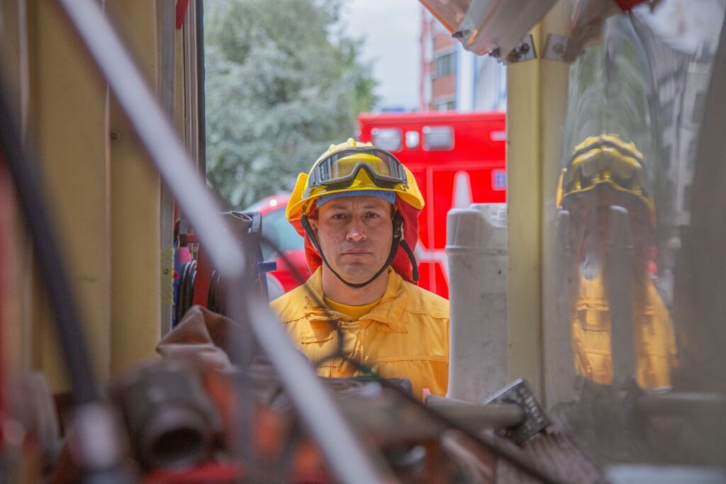 Luis Guala lleva 18 años en el Cuerpo de Bomberos Quito.