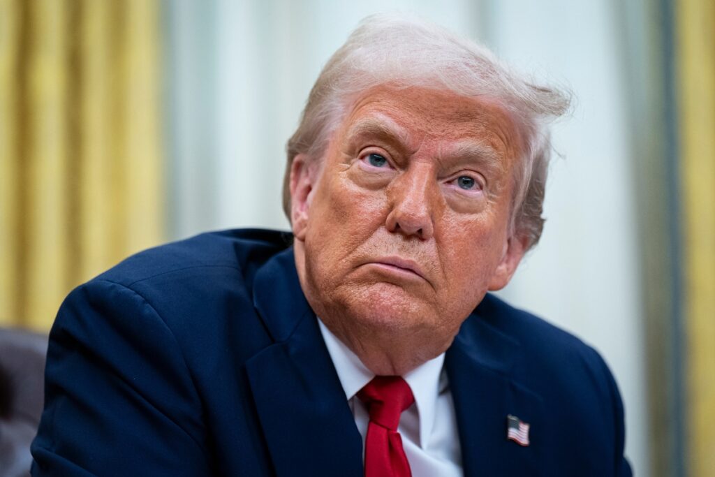 Donald Trump impuso nuevas sanciones para migrantes indocumentados en Estados Unidos.