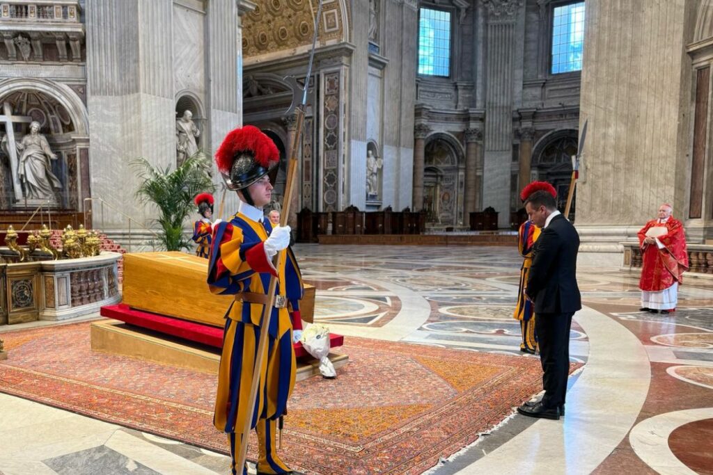 El presidente de Ecuador, Daniel Noboa, en la basílica De San Pedro. Cortesía: Presidencia de Ecuador