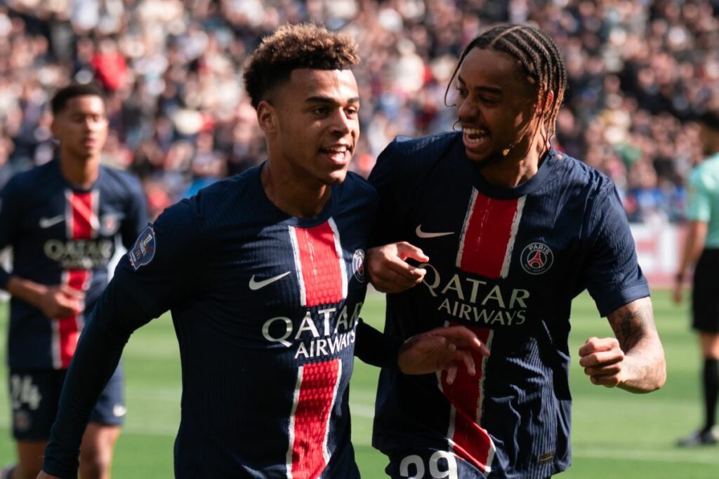Jugadores del París Saint-Germain celebrando un gol en la Ligue 1.