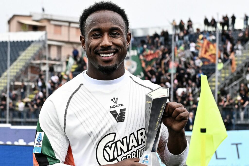 John Yeboah anotó su primer gol en Italia y fue reconocido como el mejor jugador del partido.