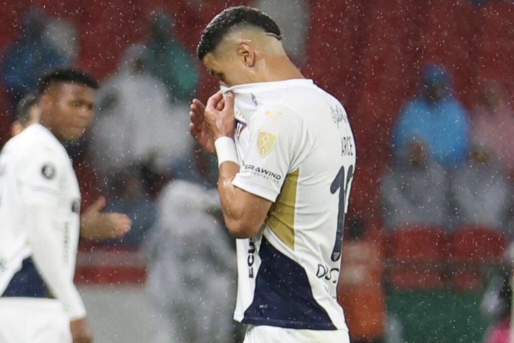 Alex Arce durante el empate entre Liga de Quito y Flamengo por Copa Libertadores.