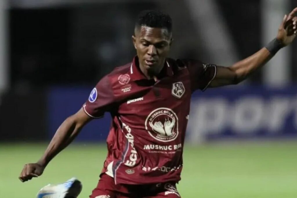 Carlos Orejuela es una de las figuras del Mushuc Runa en la Copa Sudamericana.