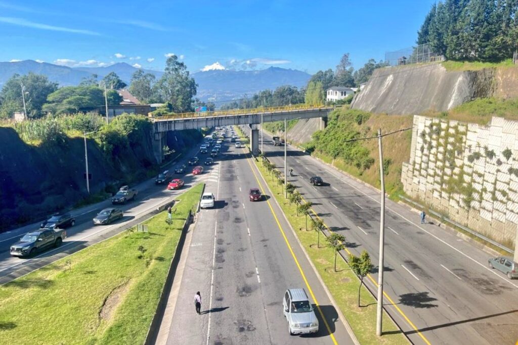 La Epmmop intervendrá la Ruta Viva en Quito.