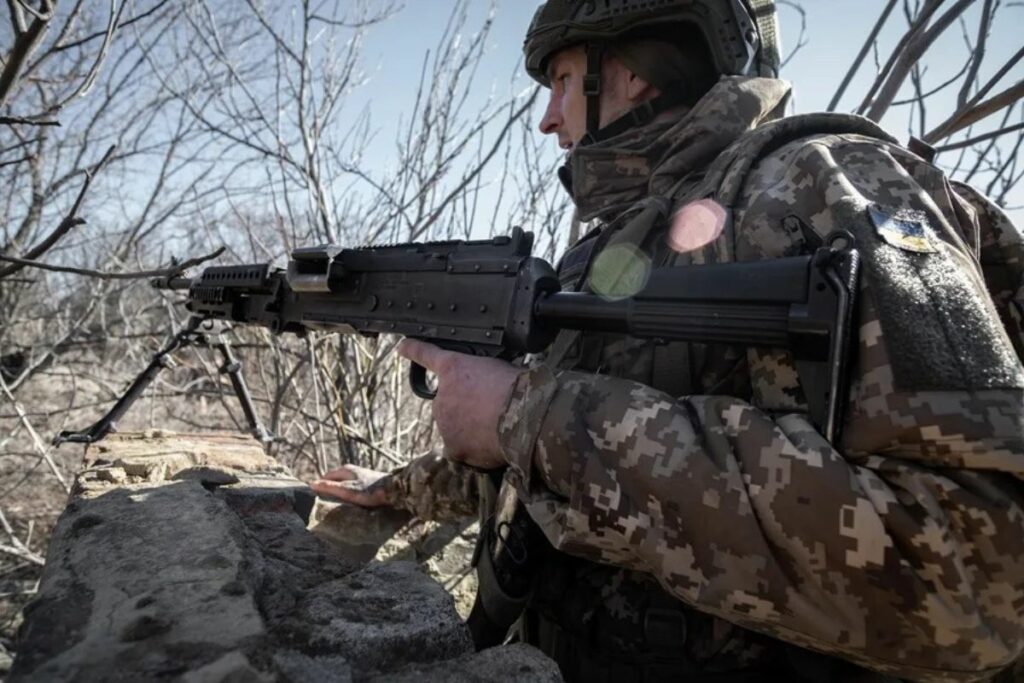 Fotografía de archivo de un soldado del Batallón Alcatraz en la región de Donetsk, Ucrania.