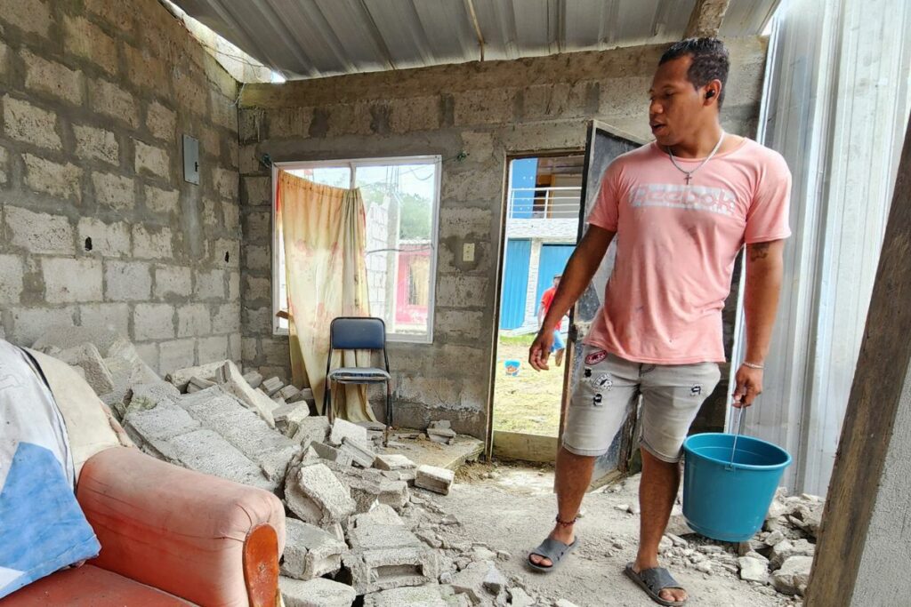 40 familias del recinto Las Piedras, en la parroquia Tachina, canton Esmeraldas, resultaron con afectaciones en sus viviendas a causa del sismo del viernes 25 de abril de 2025.