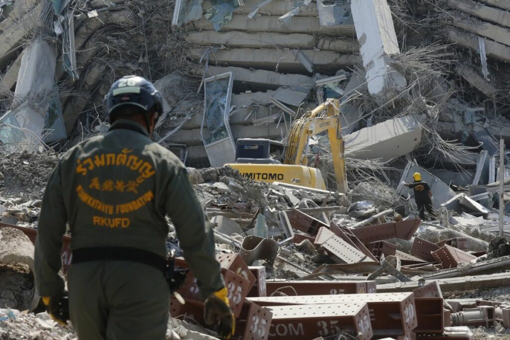 El terremoto de Birmania ha dejado más de 3000 fallecidos.