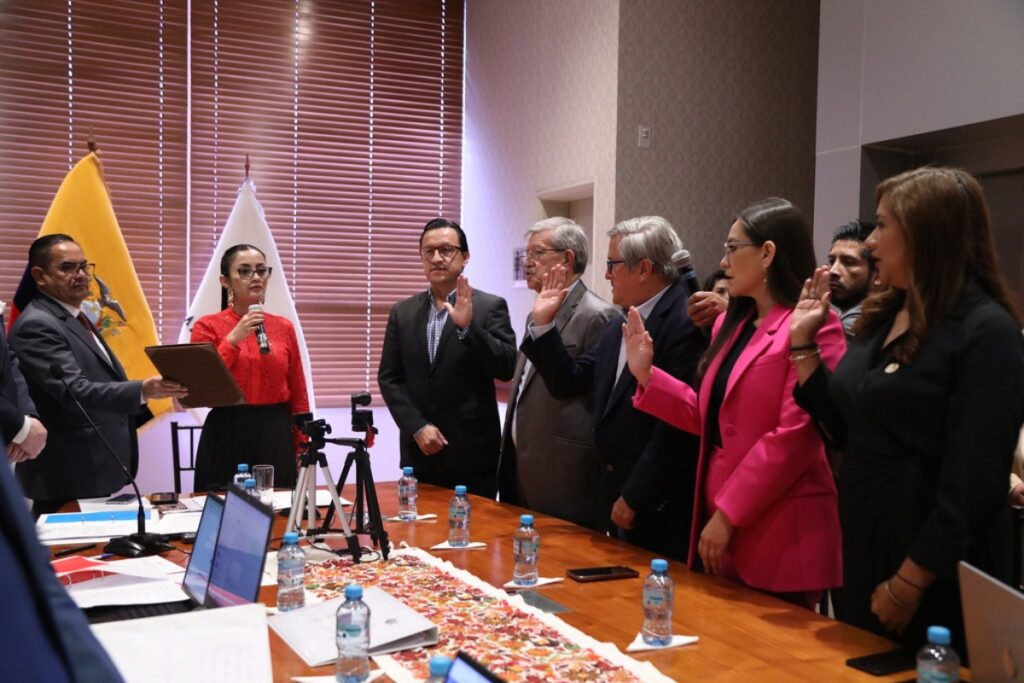 Posesión de los nuevos vocales del Cpccs en la Asamblea Nacional.