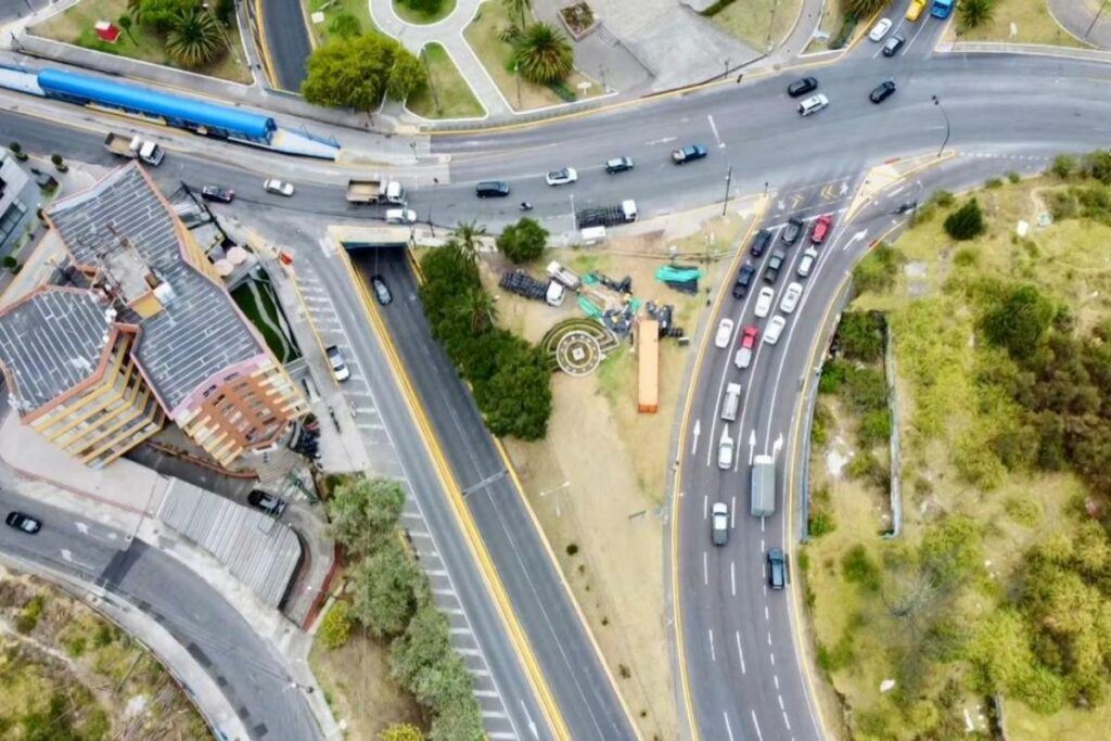 La av. Oswaldo Guayasamín es una importante ruta de conexión del norte de Quito con sus valles