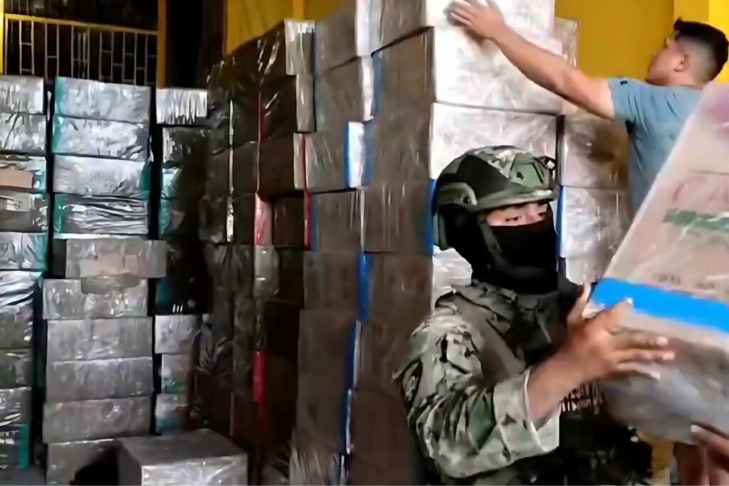 Los cigarrillos fueron encontrados en cajas, en una bodega clandestina en Guayaquil