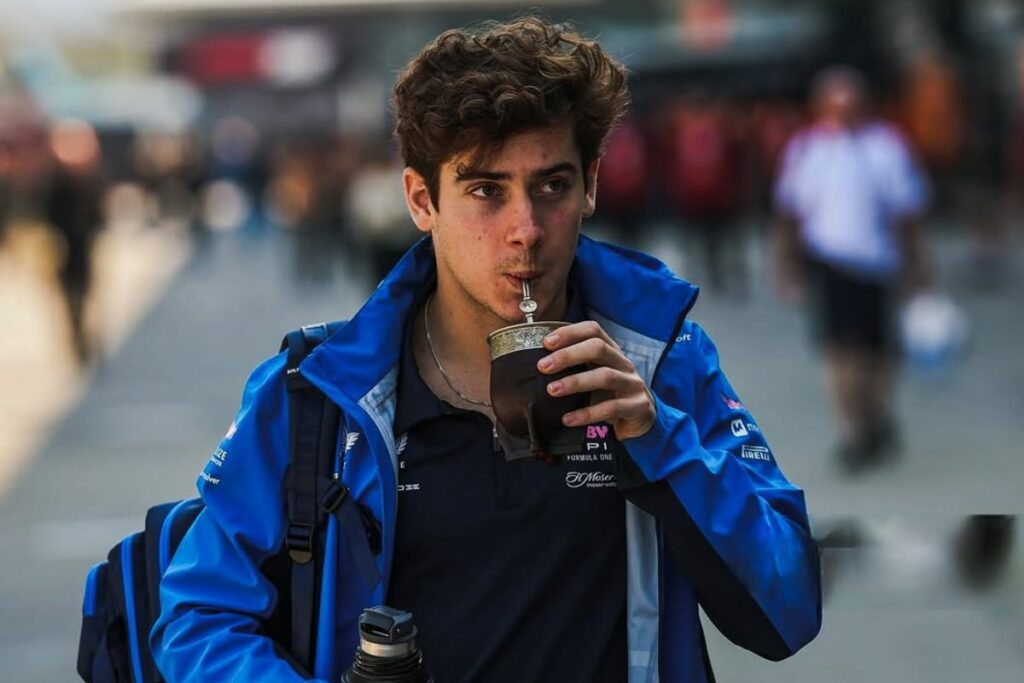 Franco Colapinto en la temporada 2025 de la Fórmula 1 como piloto de reserva de Alpine.