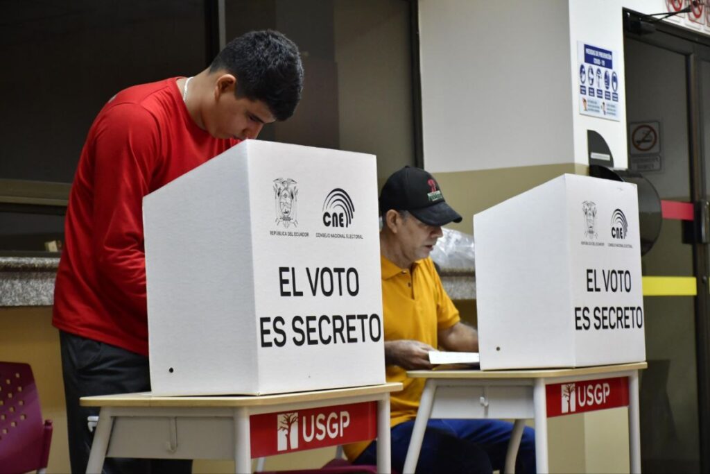 Ciudadanos podrán ejercer su derecho al voto en la segunda vuelta; conoce cuándo son las elecciones 2025 en Ecuador.