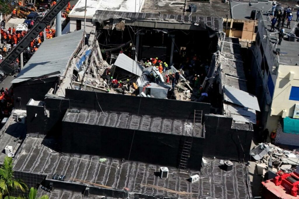 El techo de una discoteca en Santo Domingo se desplomó este martes, mientras se realizaba un concierto