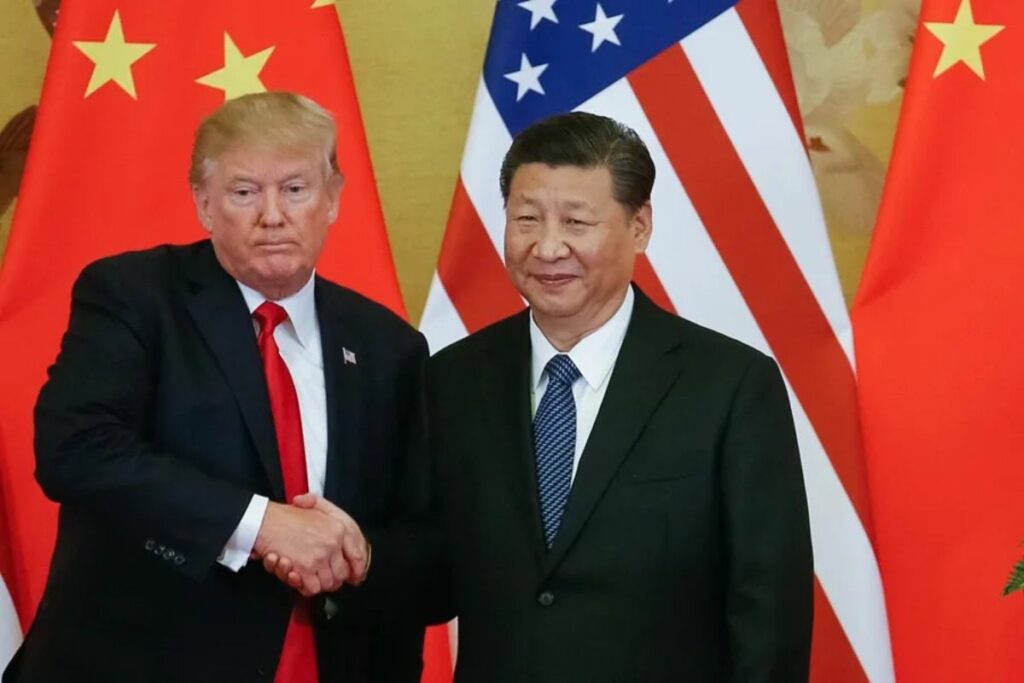 Fotografía de archivo del presidente estadounidense, Donald J. Trump (i), y el presidente chino, Xi Jinping (d).