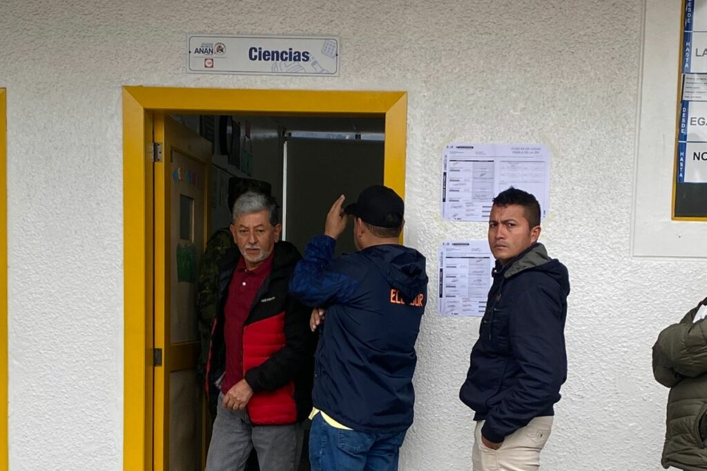Colegio Anan, ubicado en la avenida De los Pinos y De los Jazmines.