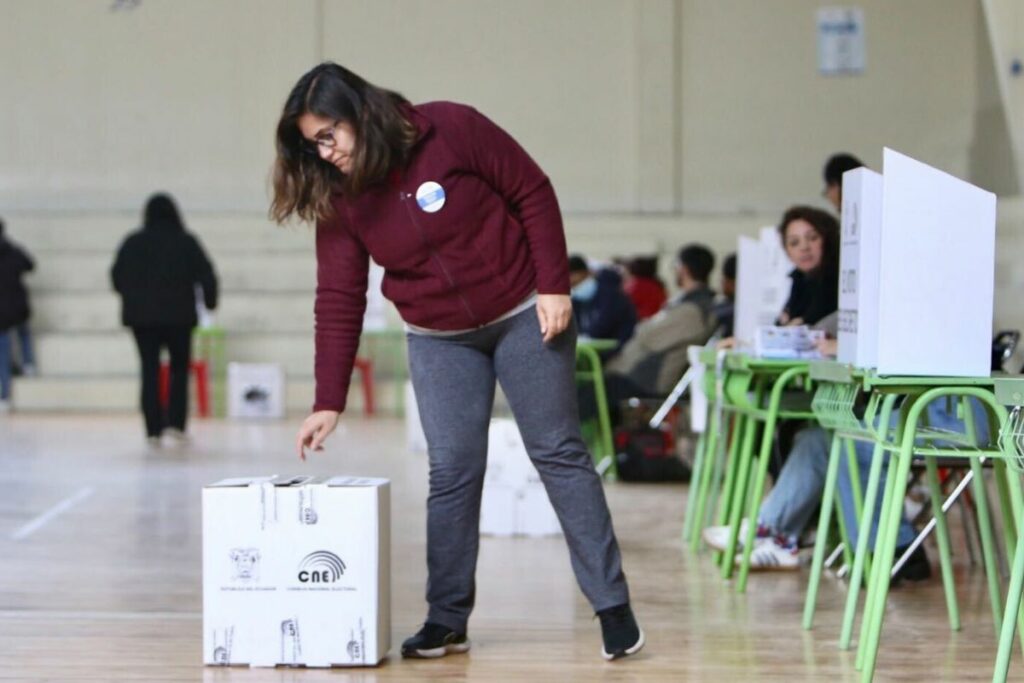 El Colegio Alvernia es uno de los recintos electorales en la segunda vuelta de los comicios presidenciales de 2025.