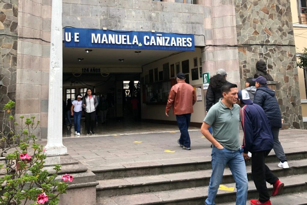Colegio Manuela Cañizares.