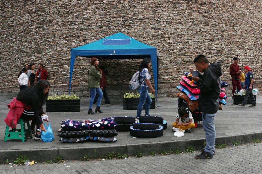 Más de 55,5 % de la población con trabajo estaba en el sector informal del Ecuador, en marzo del 2025.