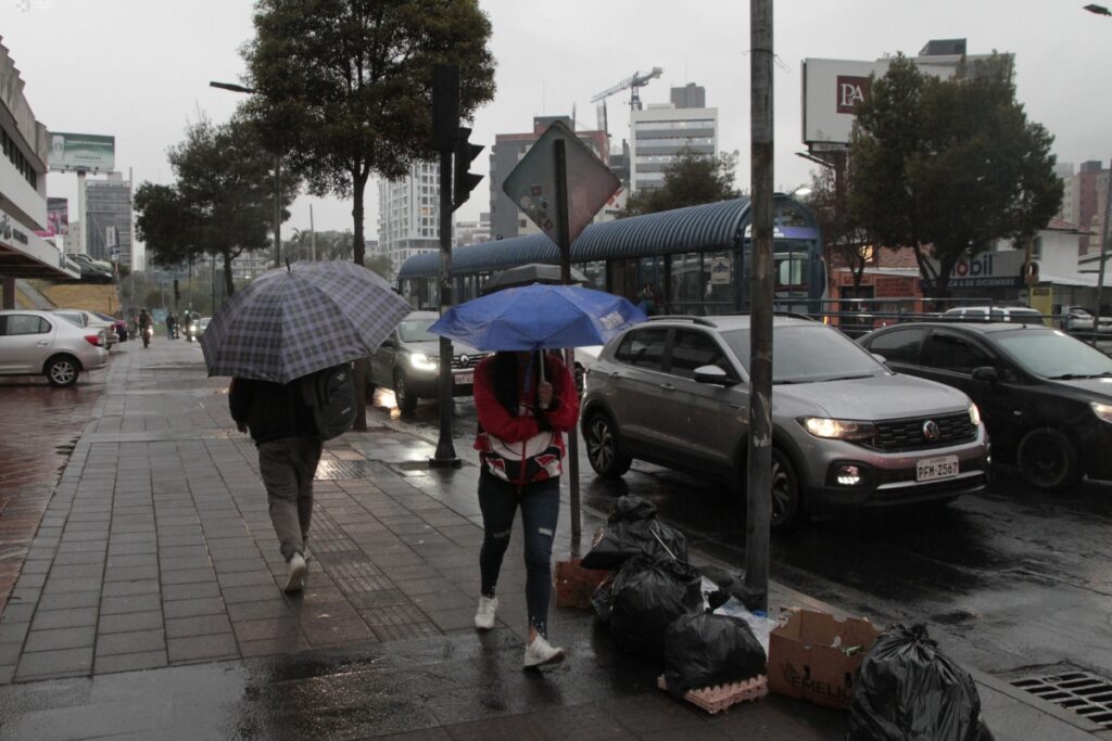 El Inamhi prevé lluvias con tormentas en varias provincias de Ecuador.