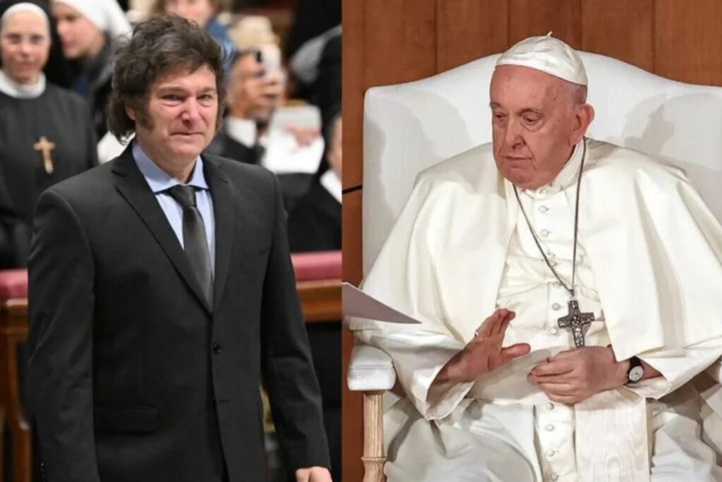 Combo de fotografías de archivo del presidente de Argentina, Javier Milei (i), y el fallecido papa Francisco (d).
