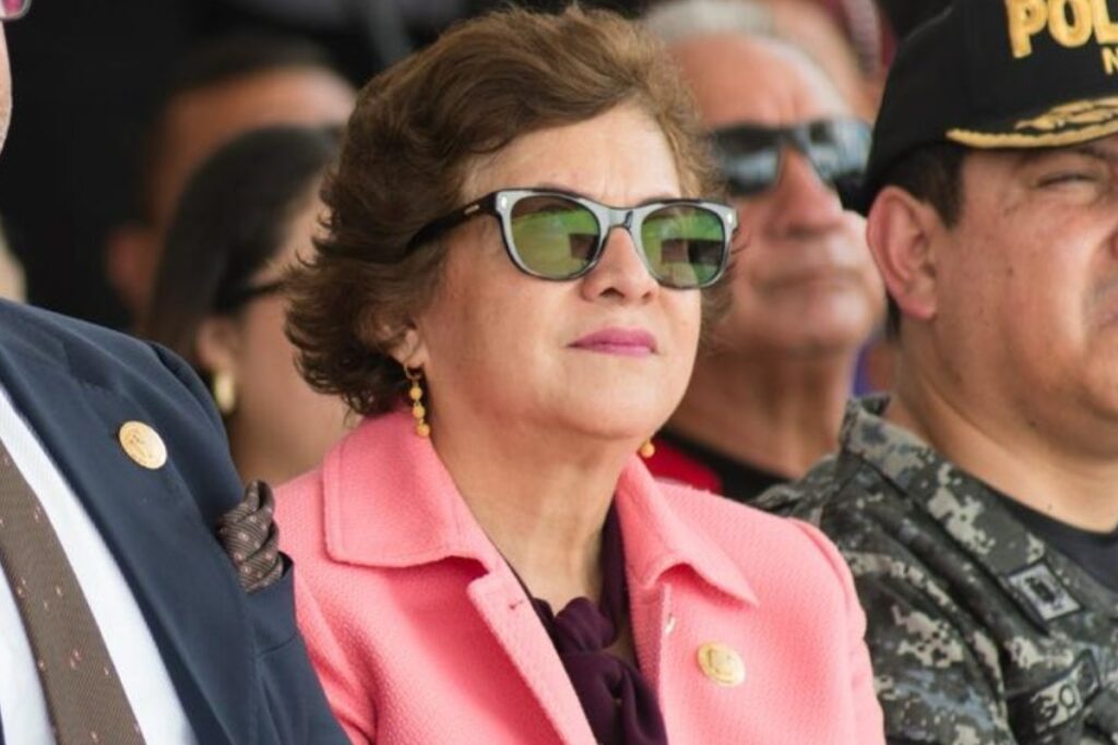 Ivonne Núñez, ministra de Trabajo que puso a disposición su cargo, acompañó a Daniel Noboa a los eventos en El Oro el miércoles.