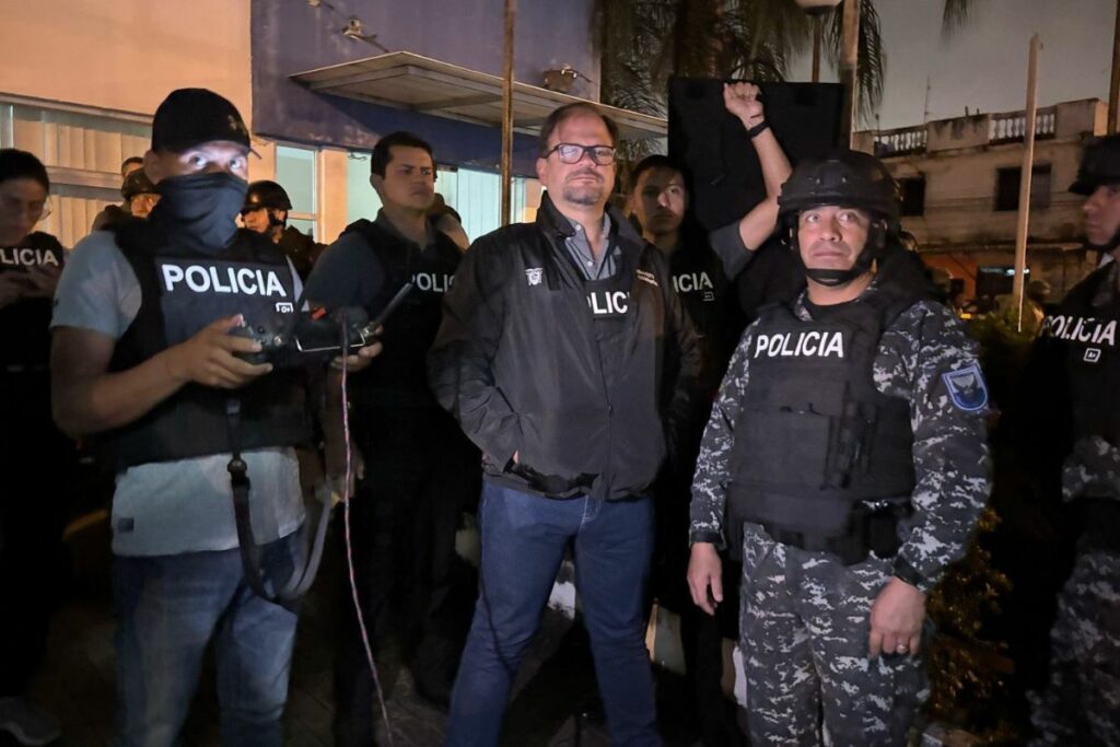 El ministro del Interior, John Reimberg, lideró el operativo Apolo 14, este 24 de abril de 2025.