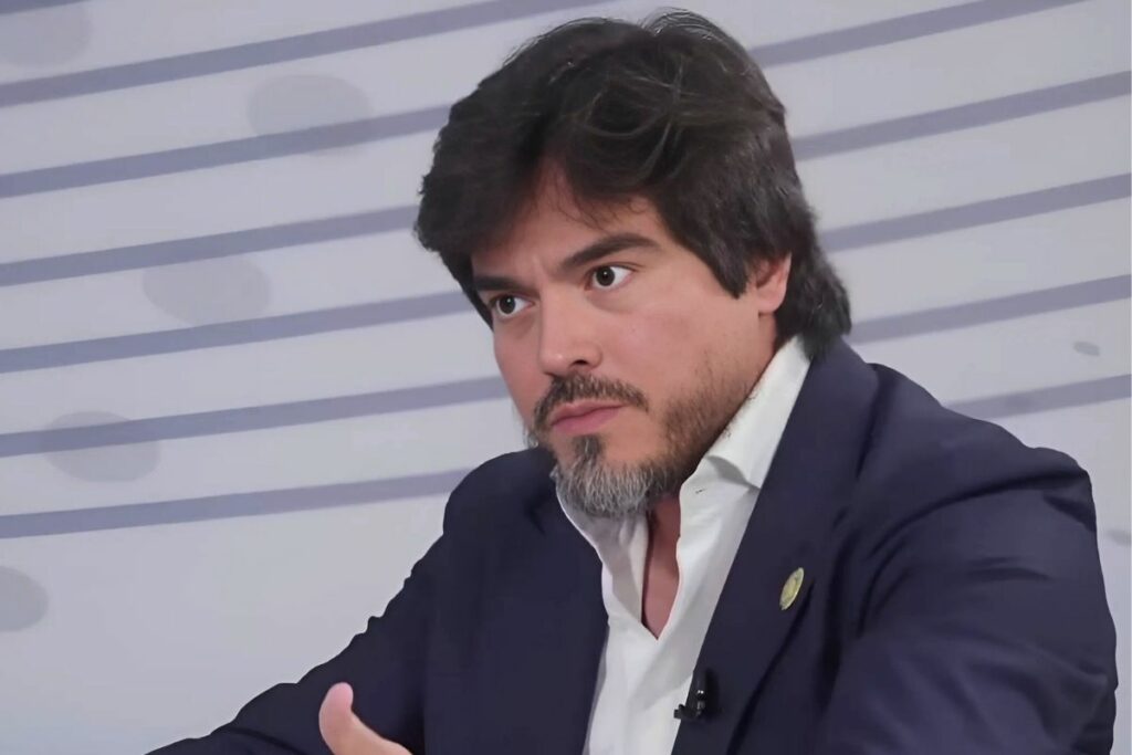 José De La Gasca, Ministro de Gobierno, durante su entrevista de este lunes 28 de abril