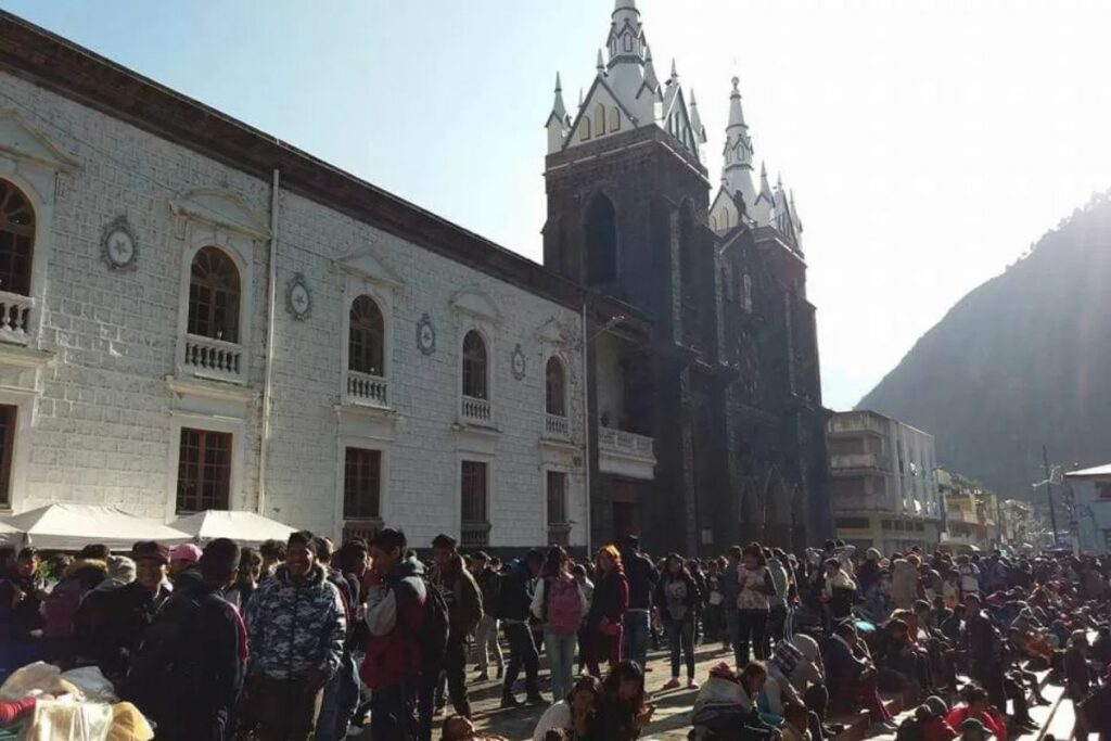 La Caminata por la Fe es una celebración religiosa con más de 60 años de tradición en Baños, Tungurahua.