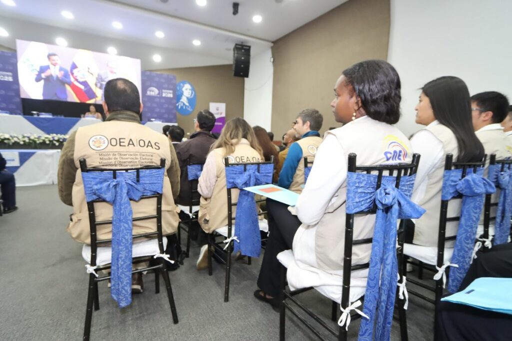 Observadores internacionales, como la Misión de la OEA, participaron en elección en Ecuador.