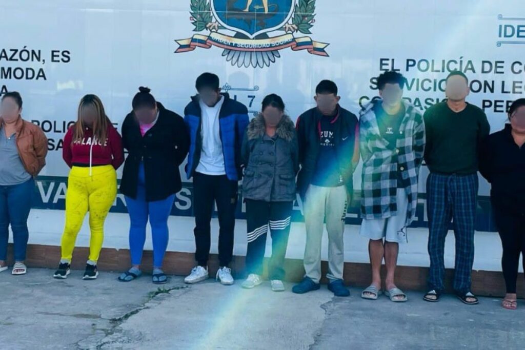 Personas detenidas durante un operativo que se realizó en Chimborazo.